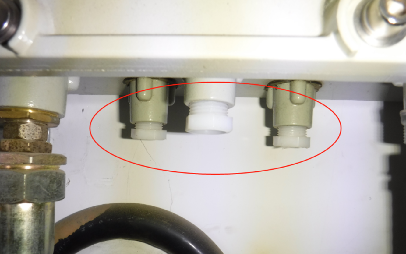 冗余引入口使用塑料封堵件.png 冗余引入口使用塑料封堵件.png